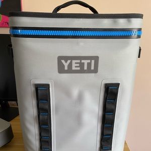 Yeti Hopper Backflip Cooler + Yeti Sidekick Dry